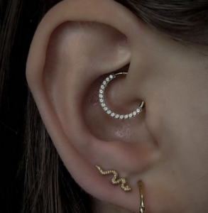 Daith – przekłucie wewnętrznej, głębokiej części ucha
